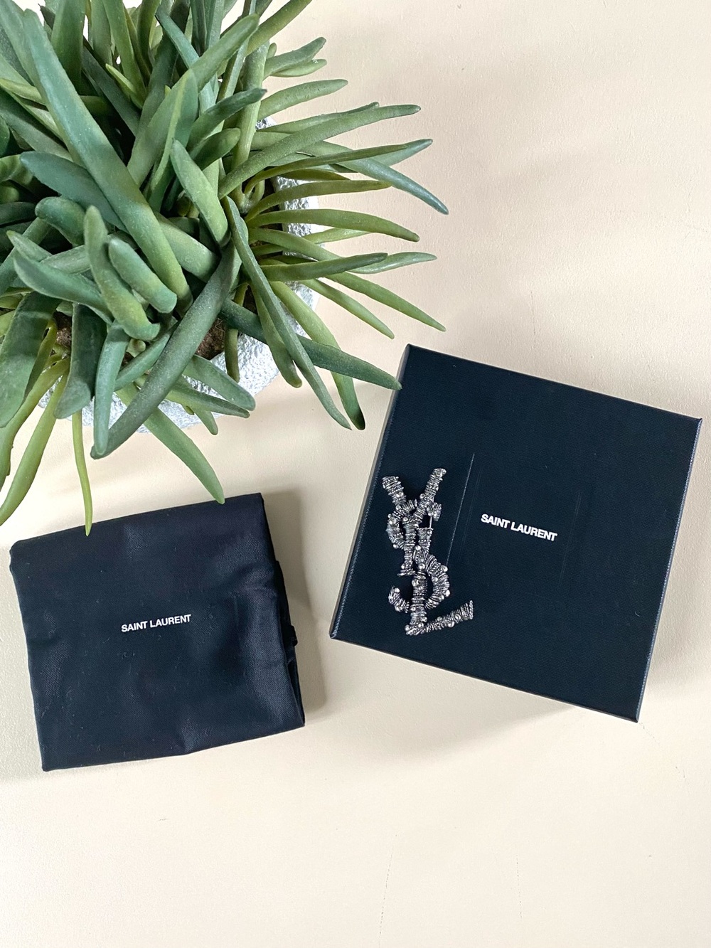 SAINT LAURENT - YSL Brooch Pin